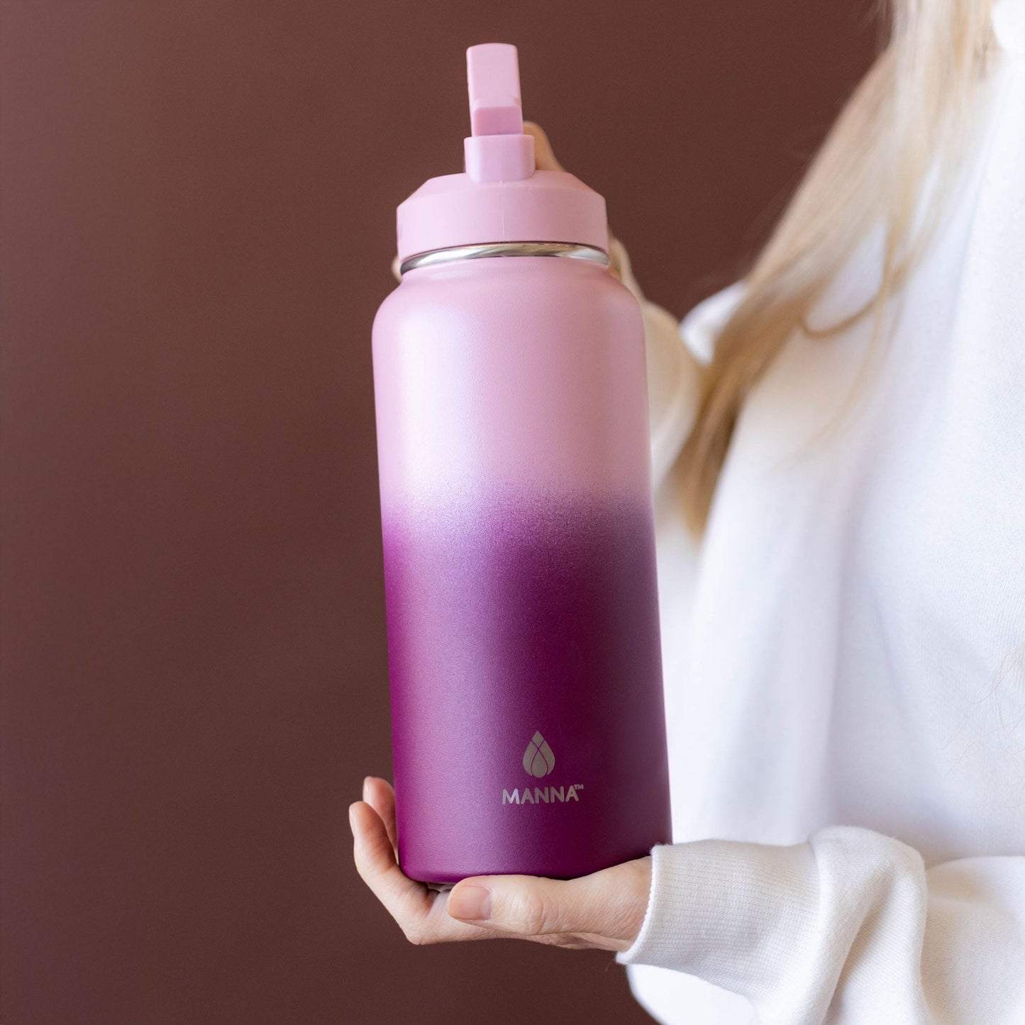 32-oz-powel-bottle-e5 32_Manna_Website_Lifestyles-2.jpg