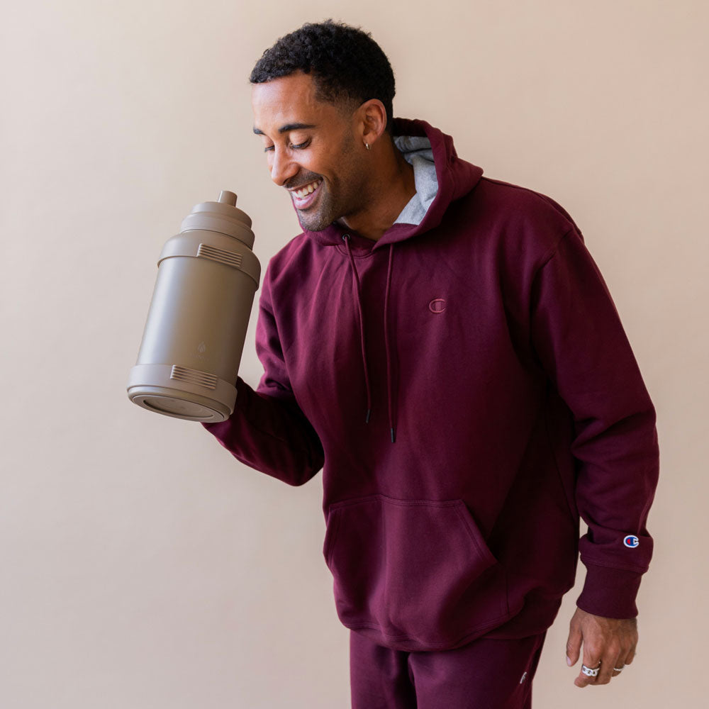 78-oz-titan-bottle-pastel-collection-v0 32_Manna_Website_Lifestyles_Titan_Darker_2.jpg